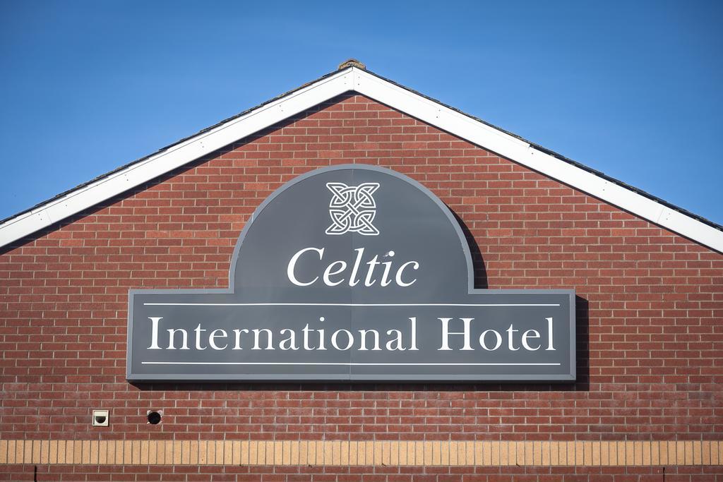 בארי Celtic International Hotel Cardiff Airport מראה חיצוני תמונה
